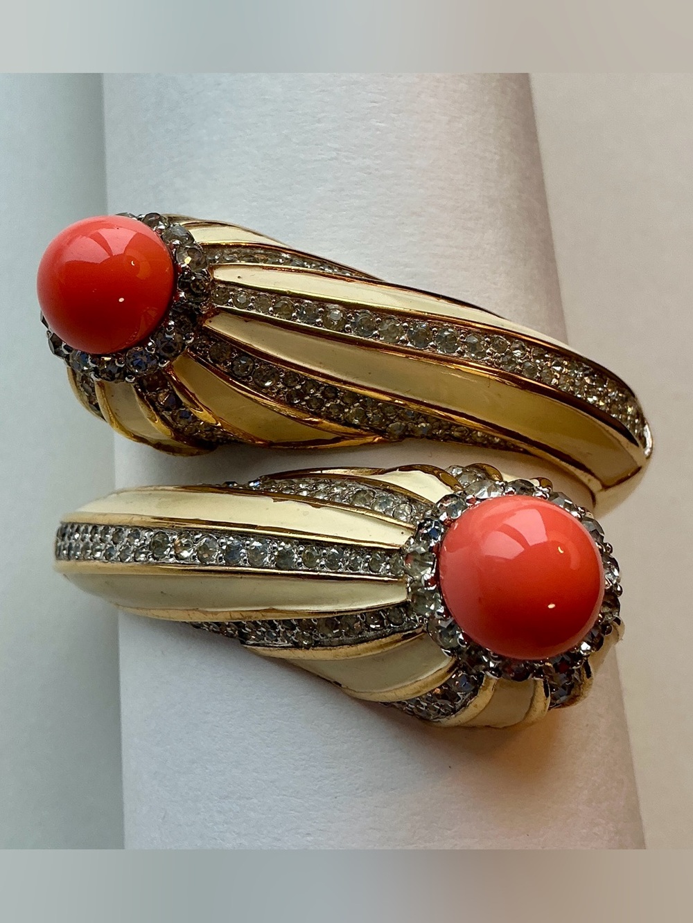 VTG 70βs JOMAZ Sculptural Dimensional Faux Coral Enamel Clamper Bracelet WOW!
